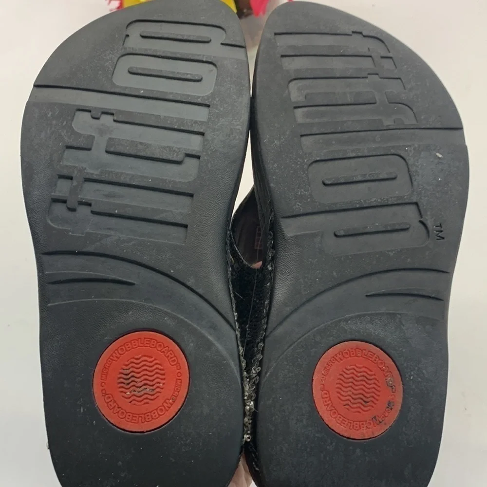 FitFlop Black Sequins Flip Flops Sz 7.  FFL0623